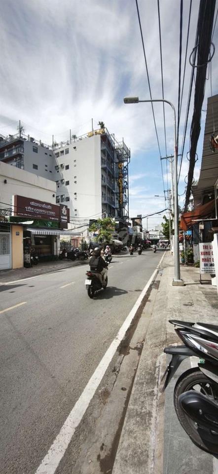 bán nhà mặt tiền Lê Thị Chợ 