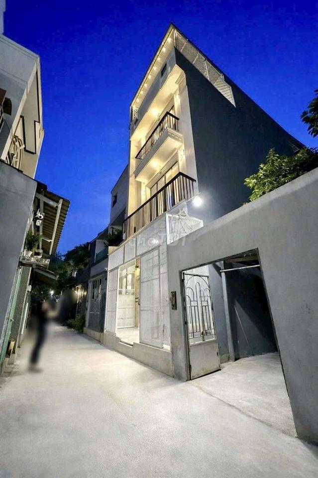 NHÀ CẦN BÁN DT 4X16 ĐÚC TRỆT 2 LẦU, SÂN THƯỢNG 