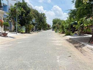 nhà mặt tiền cần bán 