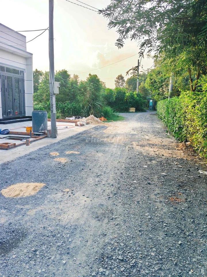 Bán nhà 102m2 hoàn công gần nhà thờ xã phú hoà đông 400m