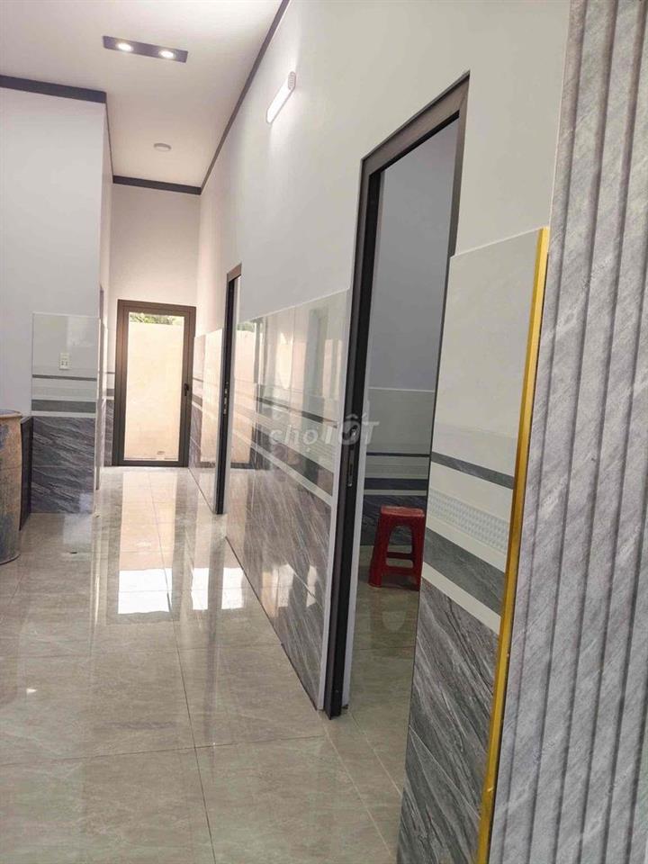 Bán nhà 102m2 hoàn công gần nhà thờ xã phú hoà đông 400m