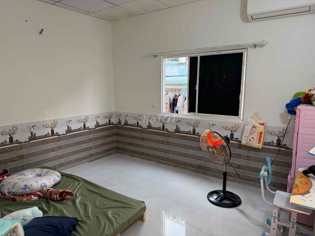 Bán nhà lầu đúc vi bằng 1/Nguyễn Thị Đặng,2phòng,cách tỉnh lộ15 300m