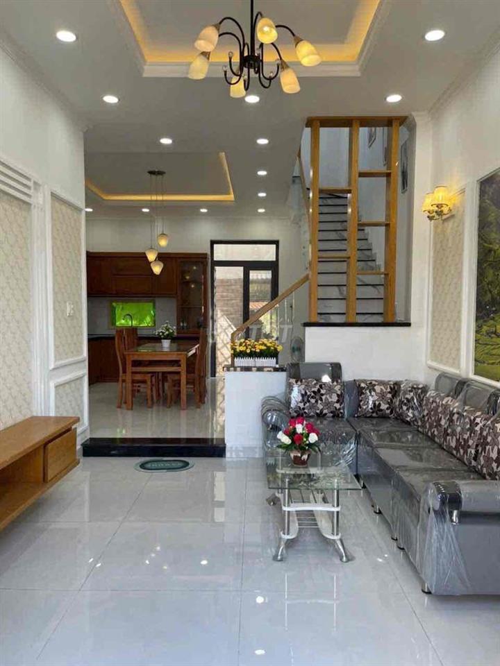 Chính chủ gửi nhà lầu mái thái hoàn công xã tân thạnh đông,3PN,3WC