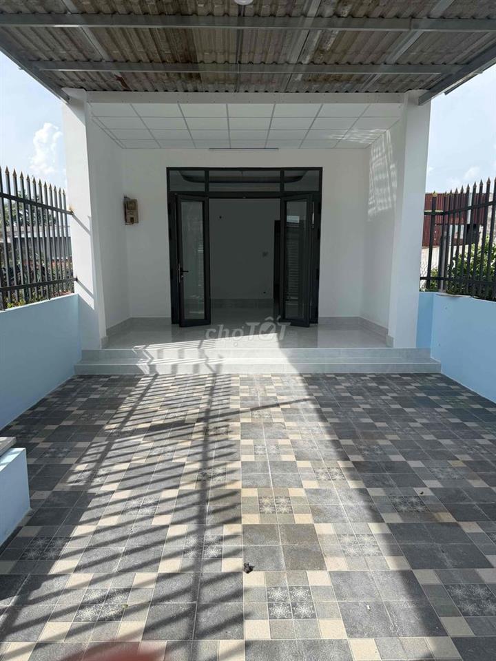 Bán nhà hoàn công đường Hoa Nắng(số122) vào 200m,đường thông ra TL15