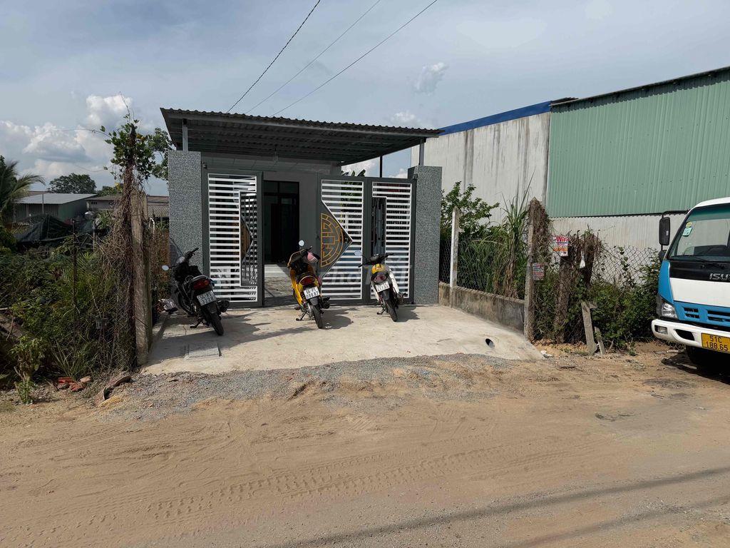 Bán nhà hoàn công đường Hoa Nắng(số122) vào 200m,đường thông ra TL15