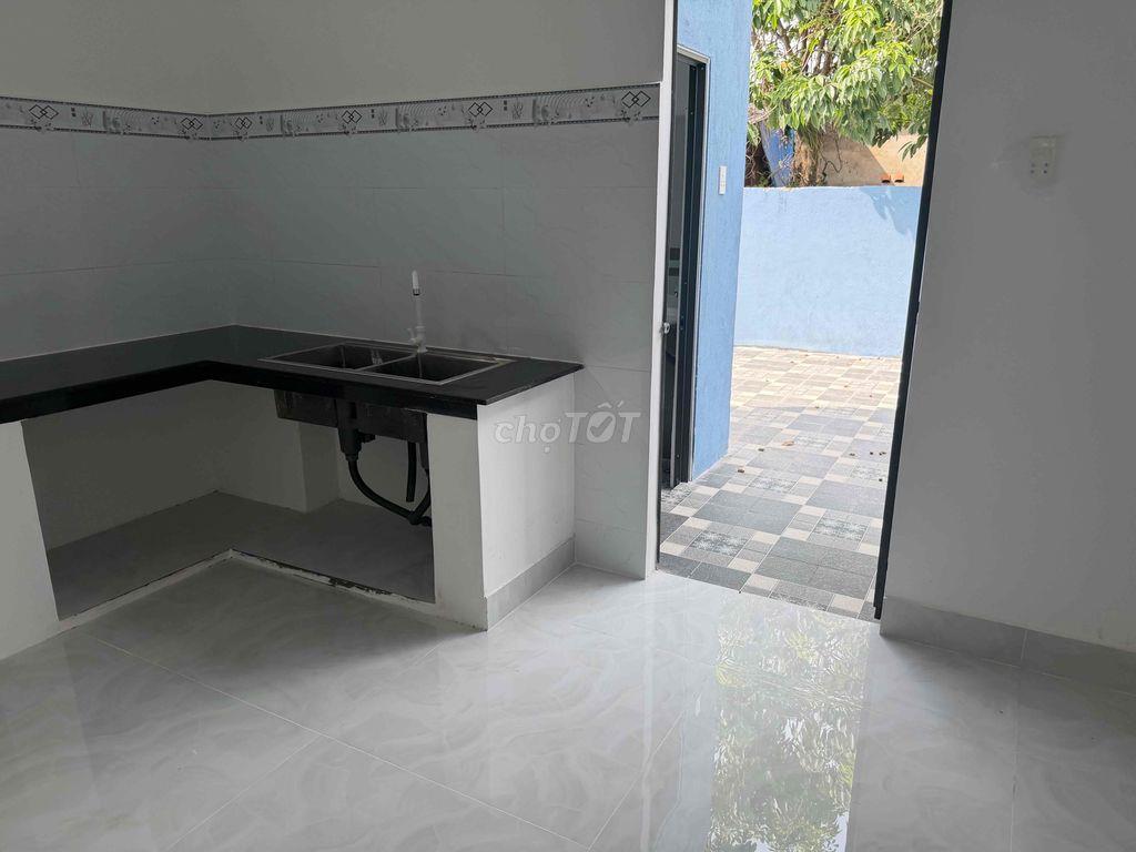 Bán nhà hoàn công đường Hoa Nắng(số122) vào 200m,đường thông ra TL15