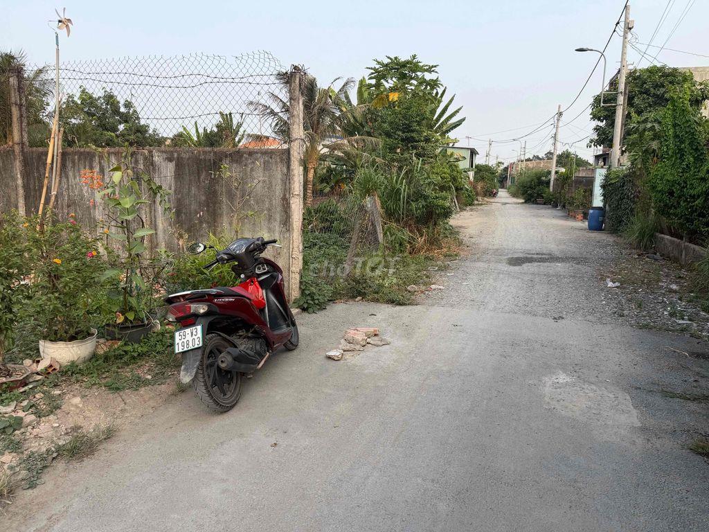 Giảm: lô đất đường nhựa 118m2 thổ cư ,thông ra Lê Thị Bay vào200m