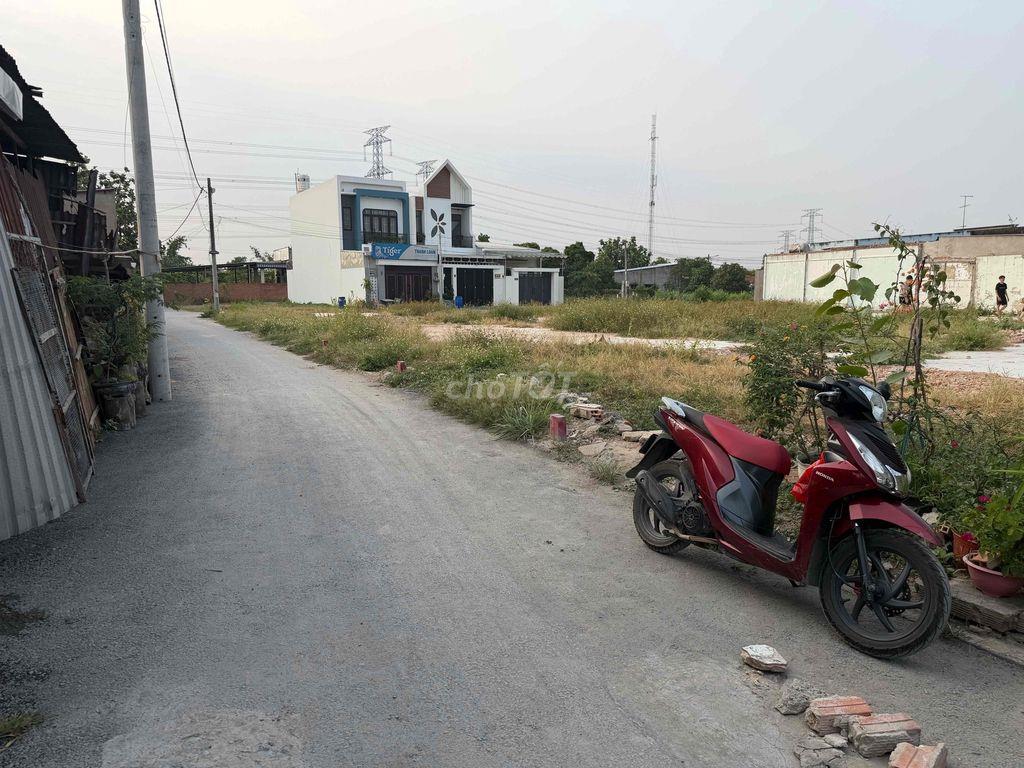 Giảm: lô đất đường nhựa 118m2 thổ cư ,thông ra Lê Thị Bay vào200m