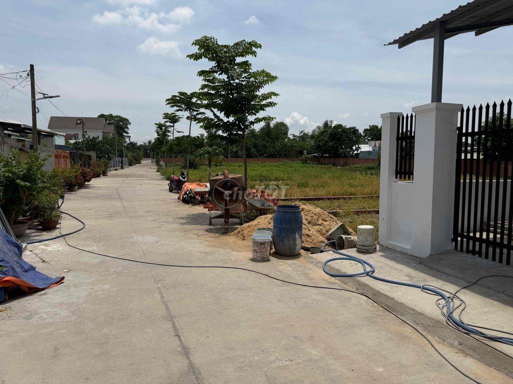 Bán lô đất 115m2 thổ cư gần ngã tư và siêu thị tân quy tỉnh lộ 15 3km