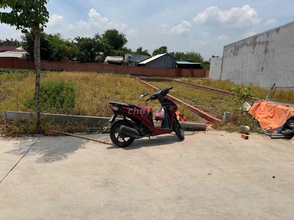 Bán lô đất 115m2 thổ cư gần ngã tư và siêu thị tân quy tỉnh lộ 15 3km