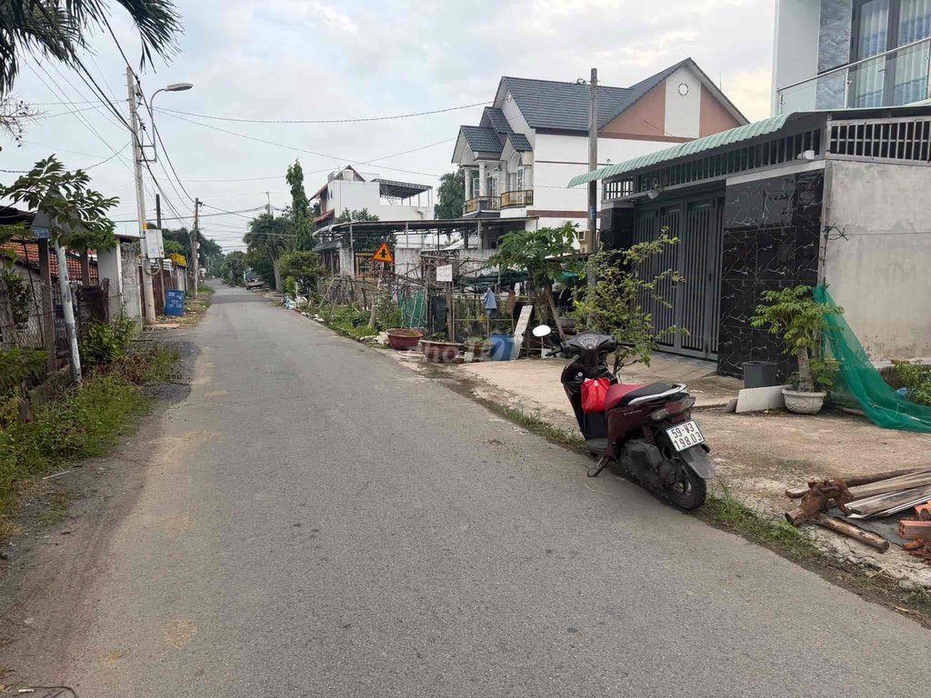 Bán lô đất đường nhựa xây dựng ngay ấp 1 tân thạnh đông,đường số 30