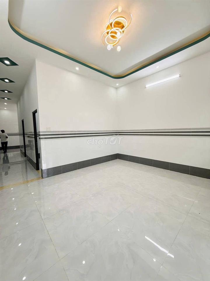 Bán gấp căn nhà mới gần BV Xuyên Á - Củ Chi, 105m2, Giá 895 Triệu, Shr