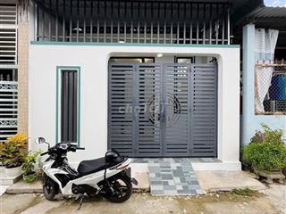 Bán gấp căn nhà mới gần BV Xuyên Á - Củ Chi, 105m2, Giá 895 Triệu, Shr