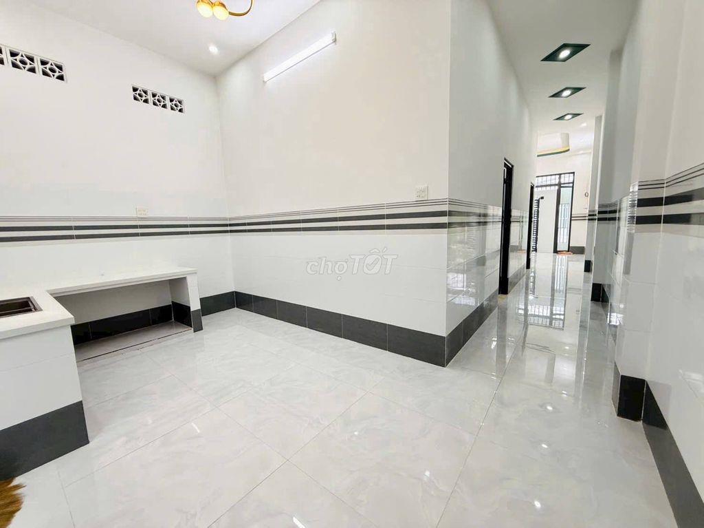 Bán gấp căn nhà mới gần BV Xuyên Á - Củ Chi, 105m2, Giá 895 Triệu, Shr