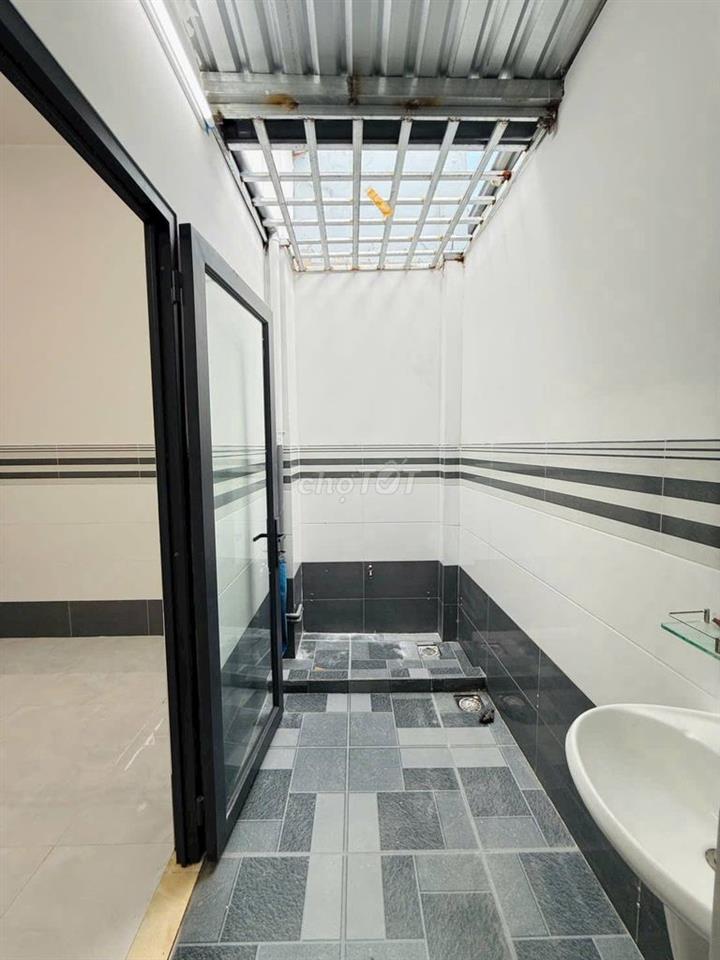 Bán gấp căn nhà mới gần BV Xuyên Á - Củ Chi, 105m2, Giá 895 Triệu, Shr