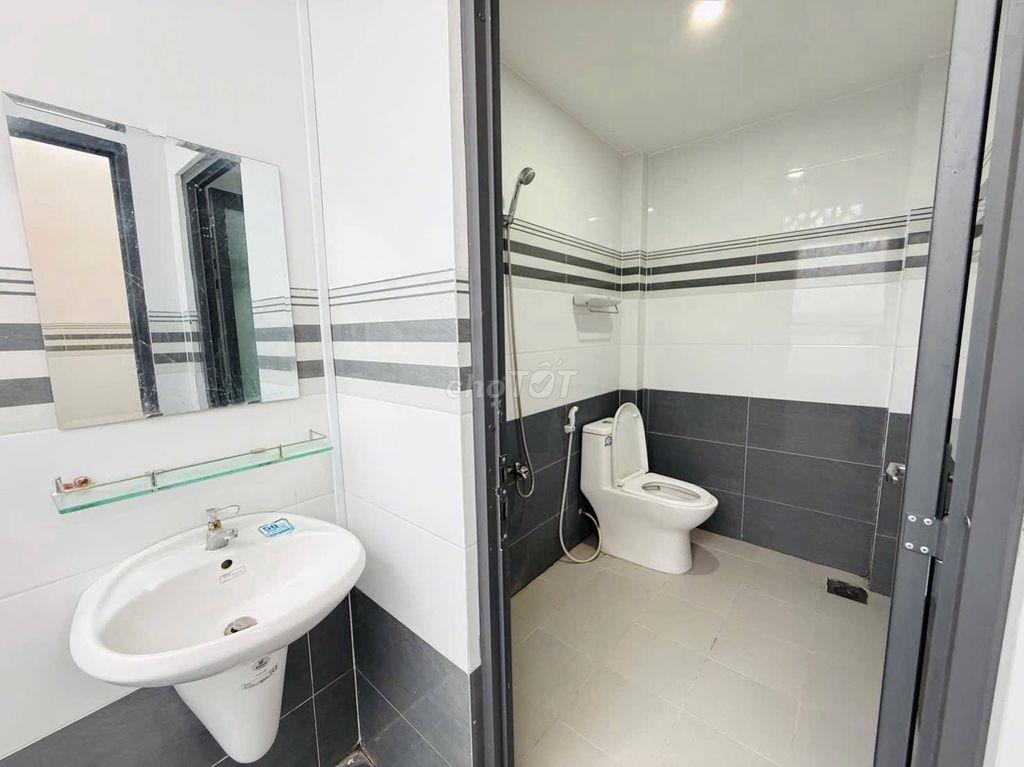 Bán gấp căn nhà mới gần BV Xuyên Á - Củ Chi, 105m2, Giá 895 Triệu, Shr