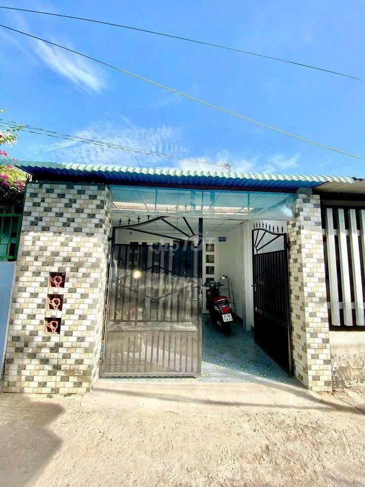 Bán gấp căn nhà đường Số 97 gần KCN Tân Phú Trung, 117m2, 970 triệu