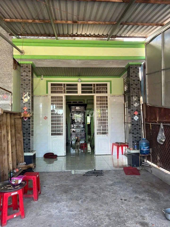 Bán gấp nhà c4 đường Lê Thị Sắc, Tân Phú Trung, 112m2, 1 tỷ 50tr , SHR