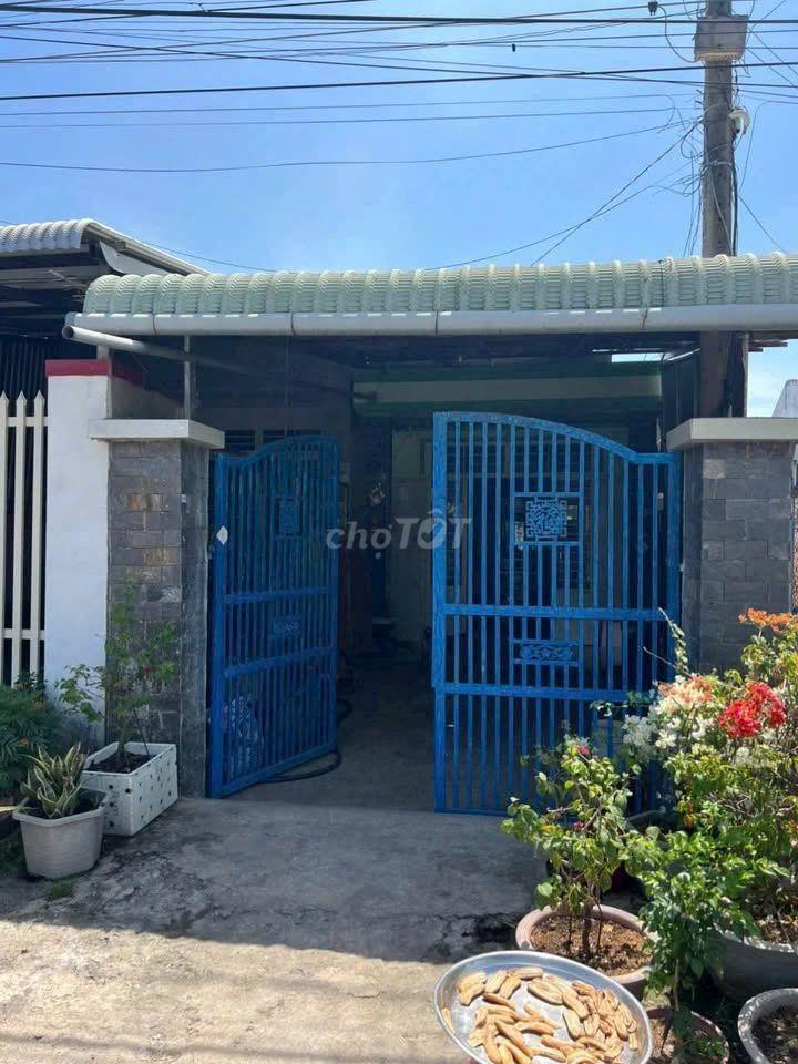 Bán gấp nhà c4 đường Lê Thị Sắc, Tân Phú Trung, 112m2, 1 tỷ 50tr , SHR