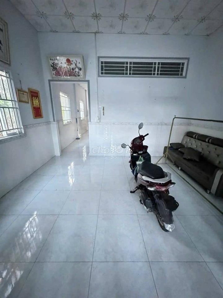 Giảm 350TR chỉ còn 850TR căn nhà 110m2 đường Lê Thị Siêng, Củ Chi, SHR
