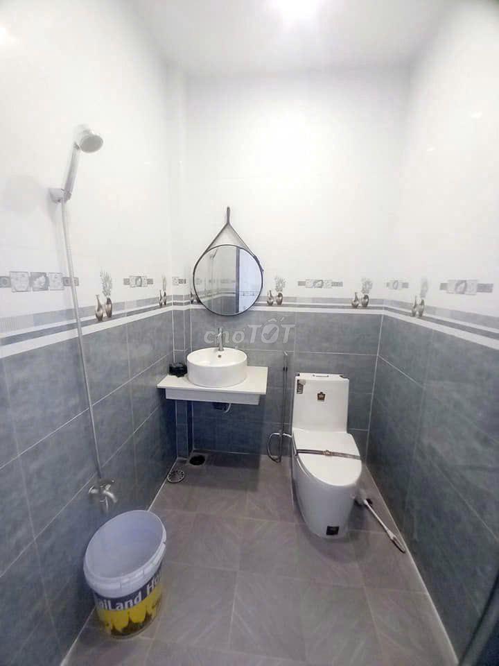 Ra gấp căn nhà ở Tân Thông Hội ngay Lê Minh Nhựt, chỉ 820 triệu, SHR
