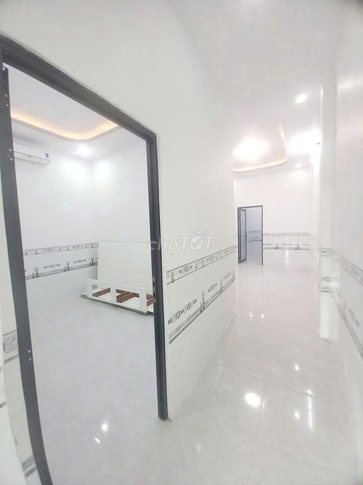 Ra gấp căn nhà ở Tân Thông Hội ngay Lê Minh Nhựt, chỉ 820 triệu, SHR