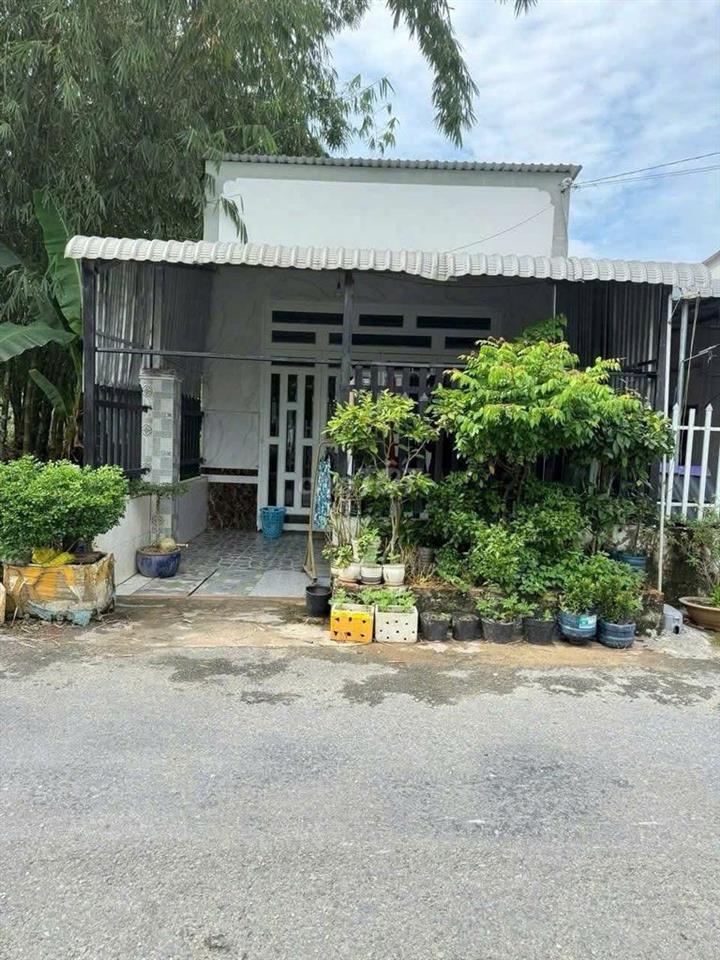 Cần bán nhà 1 xẹt Lê Thị Siêng, Tân Thông Hội,113,3m2, 880tr, shr