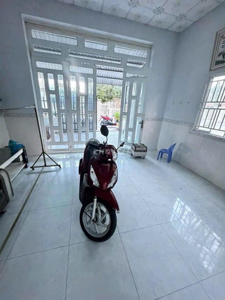Cần bán nhà 1 xẹt Lê Thị Siêng, Tân Thông Hội,113,3m2, 880tr, shr
