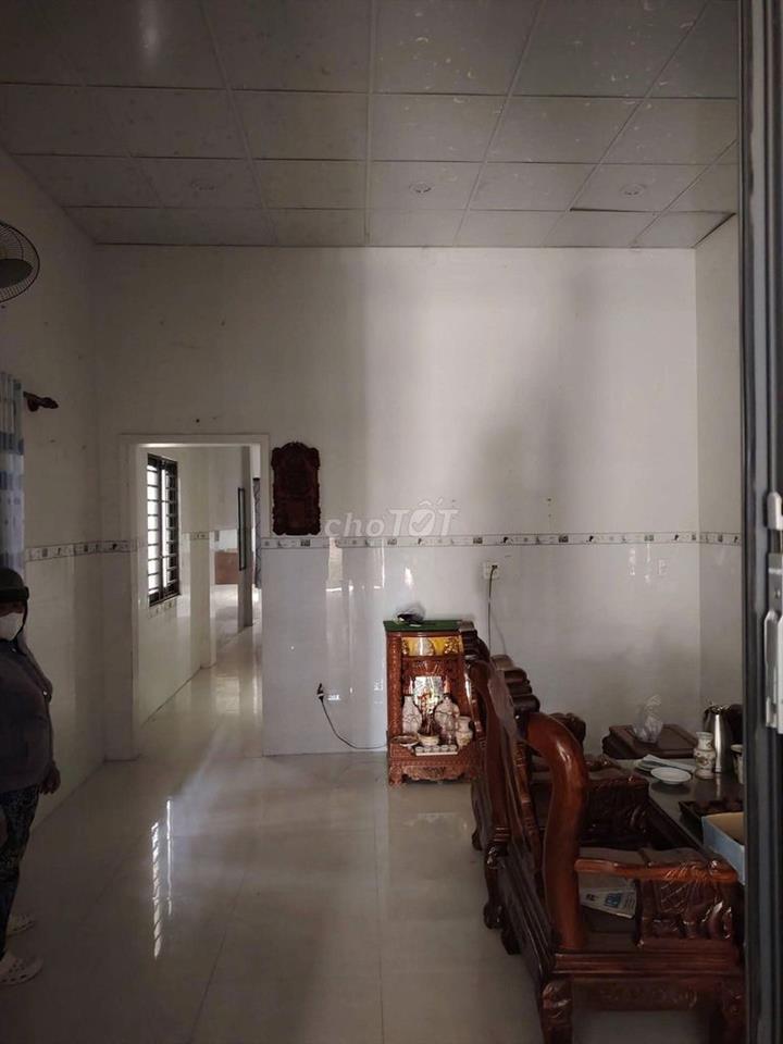 cần bán gấp nhà 1 xẹt Lê Thị Siêng, Củ Chi, 93,2m2, 910tr, shr