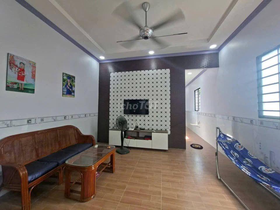Vỡ nợ cần bán gấp nhà 1 xẹt Hồ Thị Lai, 111,7m2, 940tr, shr