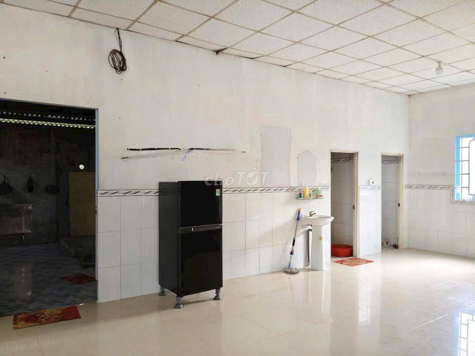 Nhà mới xây cần bán gấp đường Nguyễn Thị Rõ, Củ Chi,130,5m2,890tr, SHR