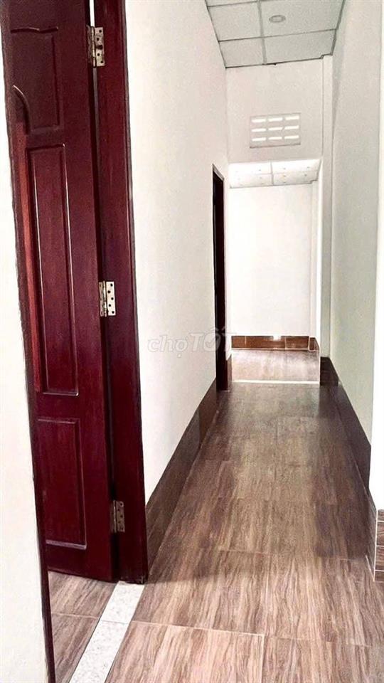bán gấp căn nhà ở ngay Trần Tử Bình, Củ Chi, 110,6m2, 850tr, SHR