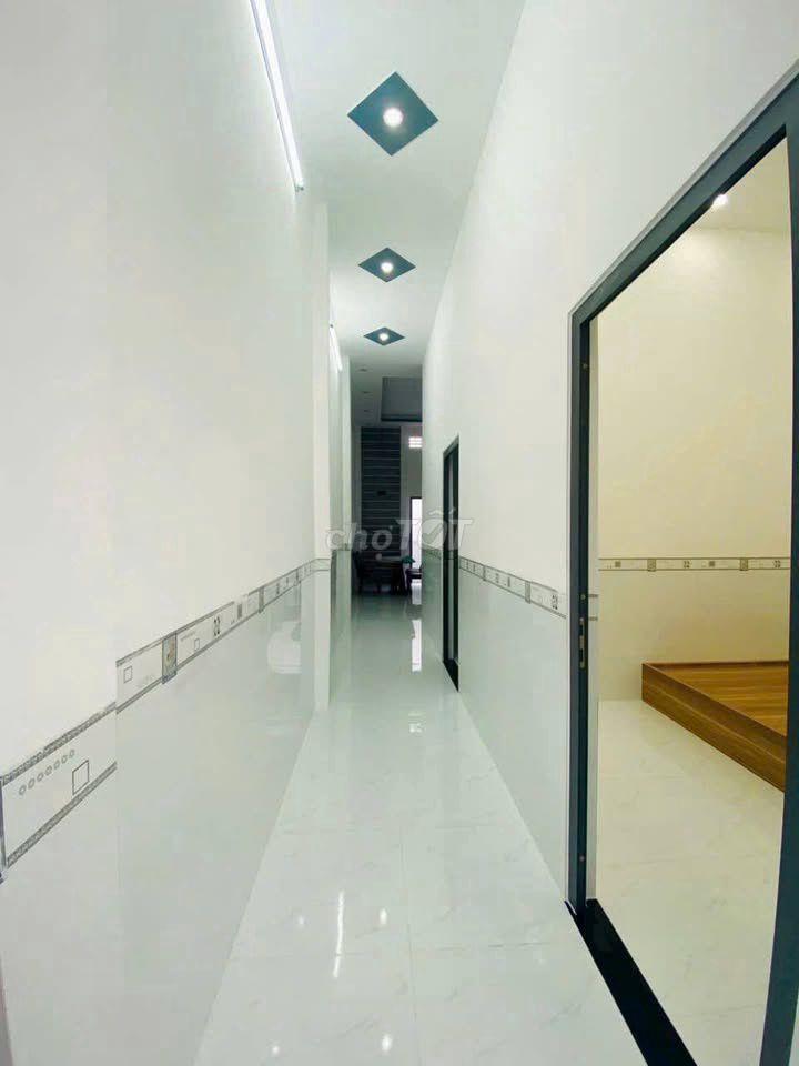 Bán gấp nhà mới xây ngay Lê Minh Nhựt 970tr, sổ hồng riêng