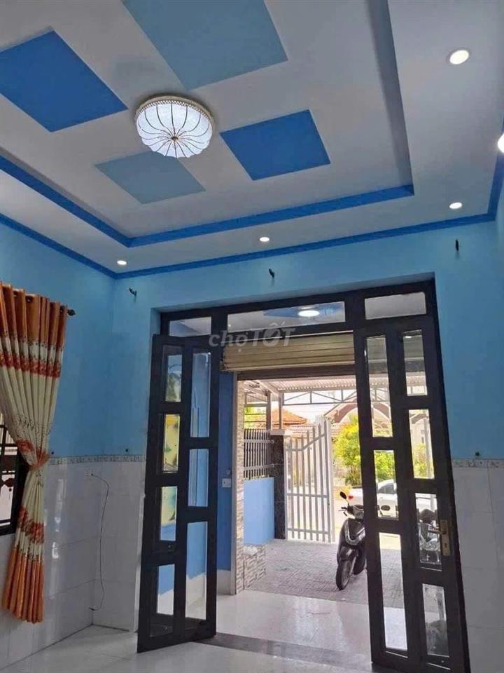 Bán gấp căn nhà nằm ngay Lê Minh Nhựt, Củ Chi, 125m2, 880tr, SHR