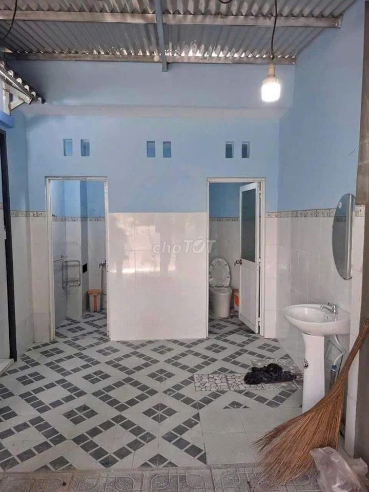 Bán gấp căn nhà nằm ngay Lê Minh Nhựt, Củ Chi, 125m2, 880tr, SHR