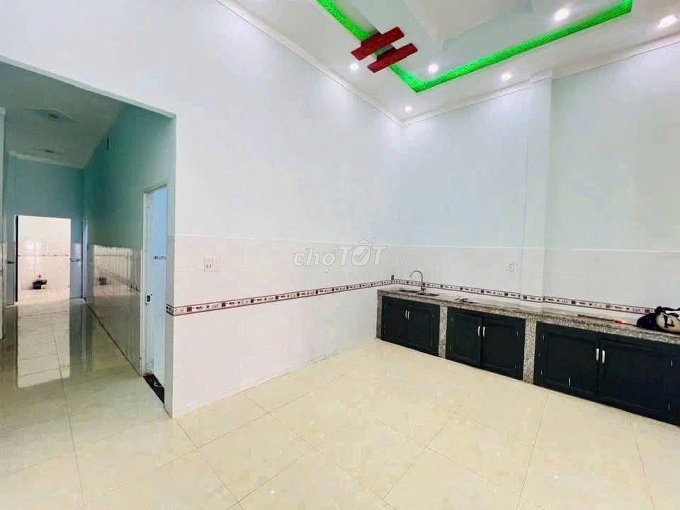 Cần tiền- giảm sâu chỉ còn 800tr ngay Lê Thị Siêng, Củ Chi, 106m2, SHR
