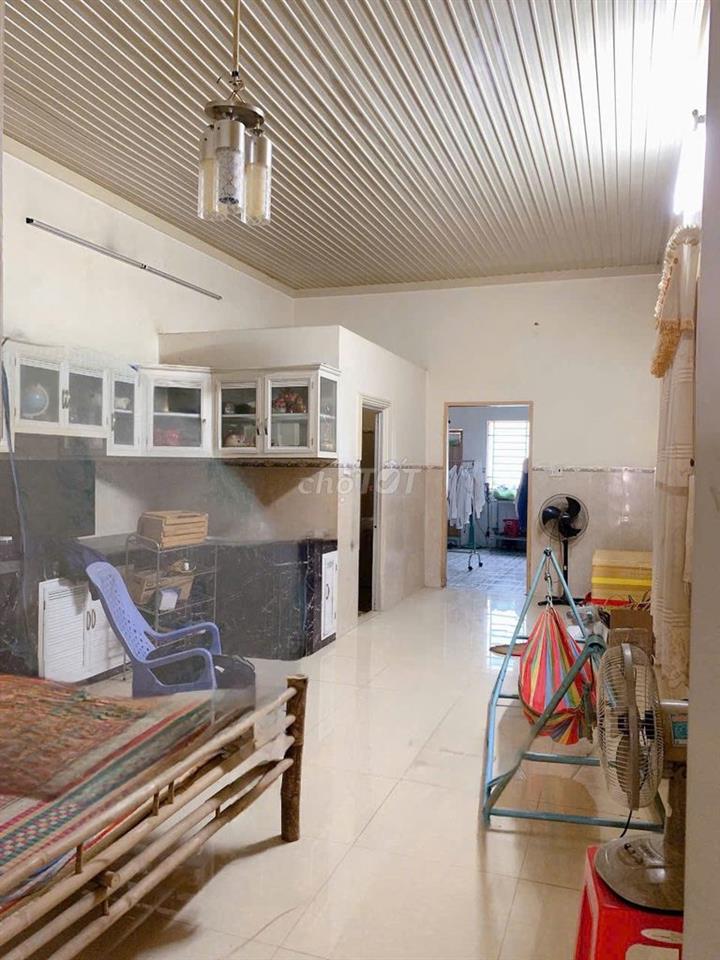 Chính chủ gửi bán gấp nhà ngay Võ Thị Nhúa, Củ Chi, 155m2, 950tr, SHR
