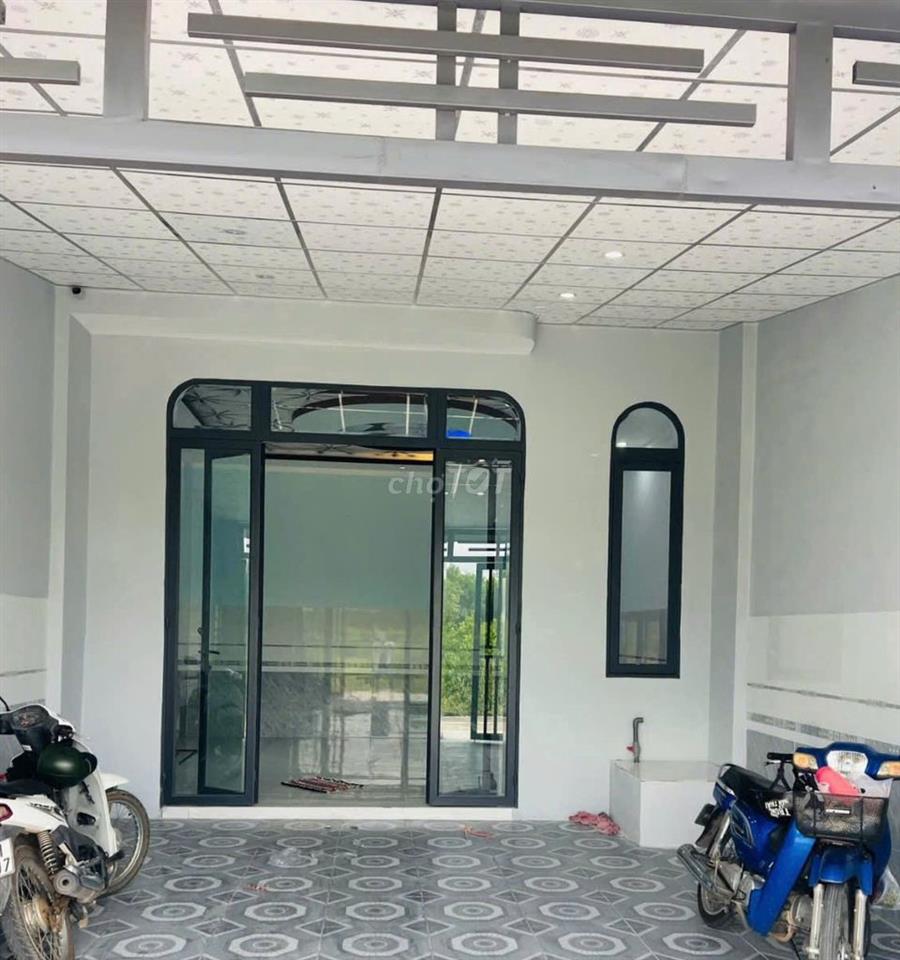 Bán gấp căn nhà nằm ngay Võ Thị Nhúa, Củ Chi, 103m2, 720tr, SHR