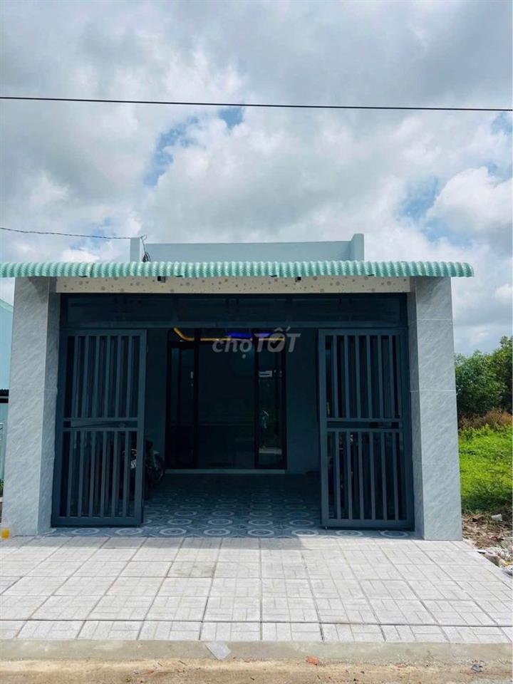 Bán gấp căn nhà nằm ngay Võ Thị Nhúa, Củ Chi, 103m2, 720tr, SHR
