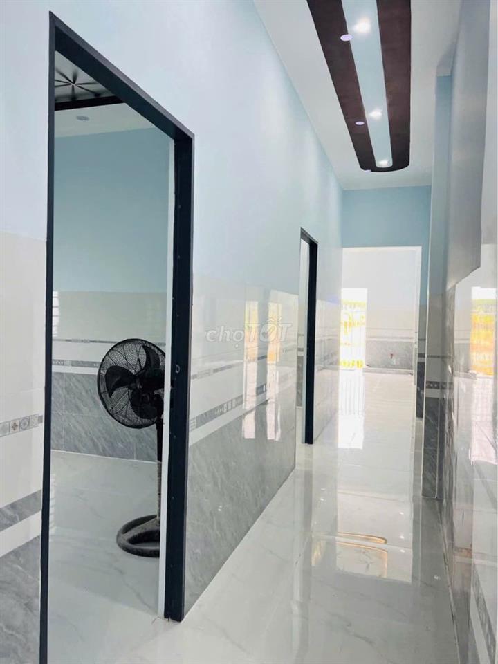 Bán gấp căn nhà nằm ngay Võ Thị Nhúa, Củ Chi, 103m2, 720tr, SHR