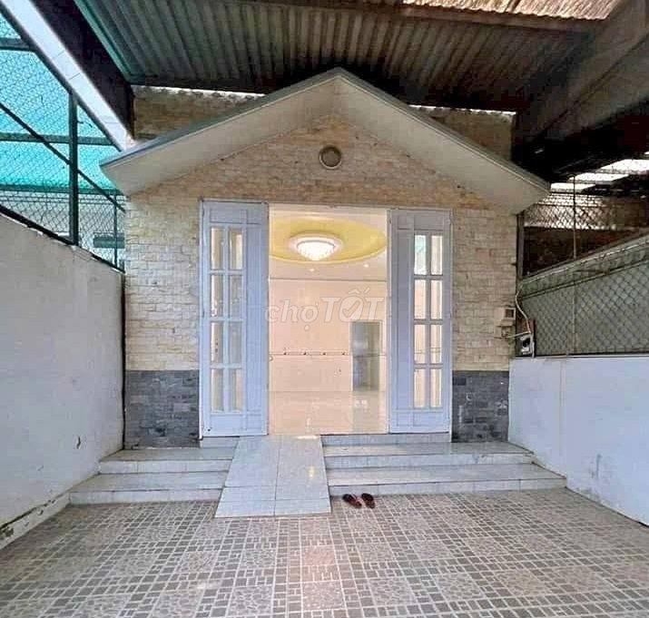 Bán gấp căn nhà nằm ngay Nguyễn Thị Tiệp, Củ Chi, 86m2, 900tr, SHR