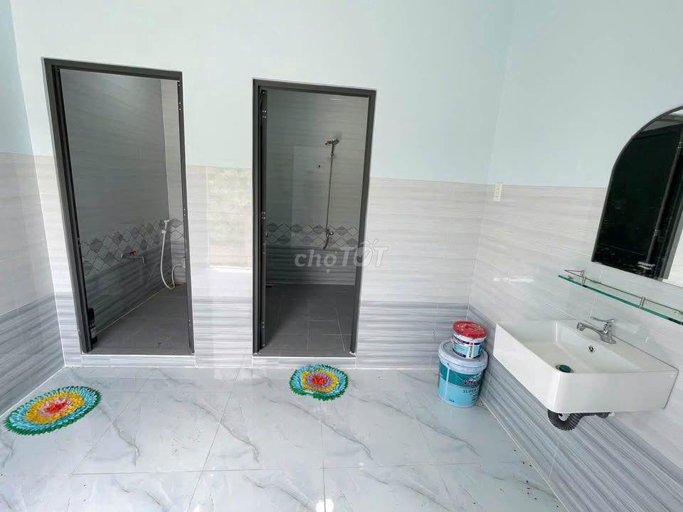Cắt lỗ, giảm sâu căn nhà ngay Đào Thị Kiểm, Củ Chi, 890tr, 126m2, SHR