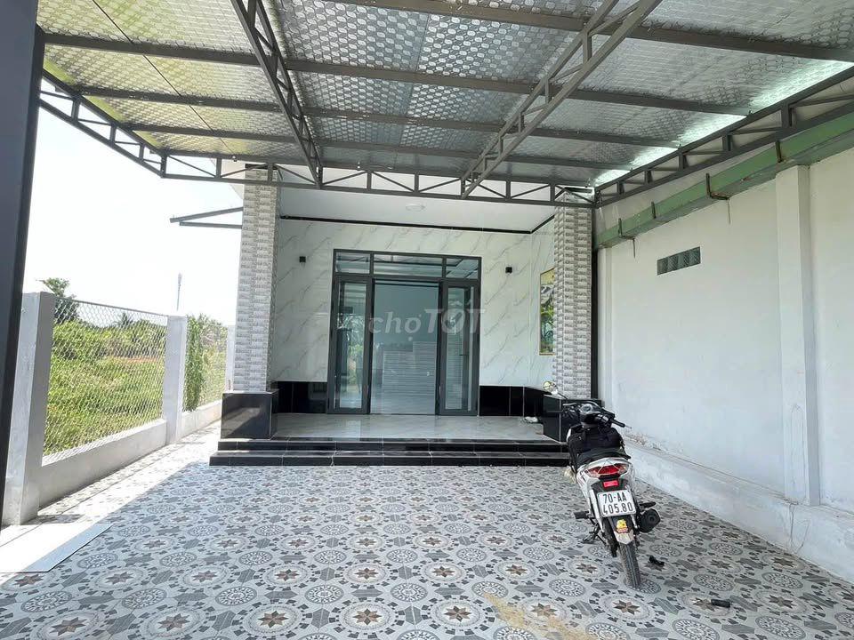 Cắt lỗ, giảm sâu căn nhà ngay Đào Thị Kiểm, Củ Chi, 890tr, 126m2, SHR
