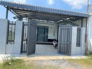 Cắt lỗ, giảm sâu căn nhà ngay Đào Thị Kiểm, Củ Chi, 890tr, 126m2, SHR