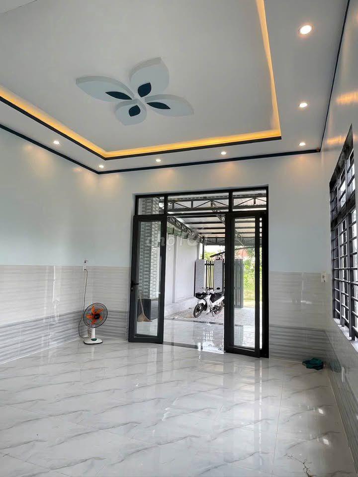 Cắt lỗ, giảm sâu căn nhà ngay Đào Thị Kiểm, Củ Chi, 890tr, 126m2, SHR