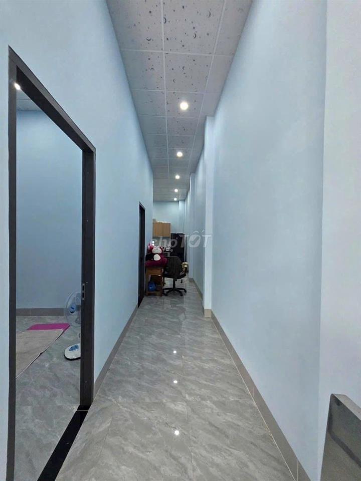 Giảm sâu còn 820tr, 105m2, nhà ngay 1 xẹt Đào Văn Thử, Củ Chi, SHR