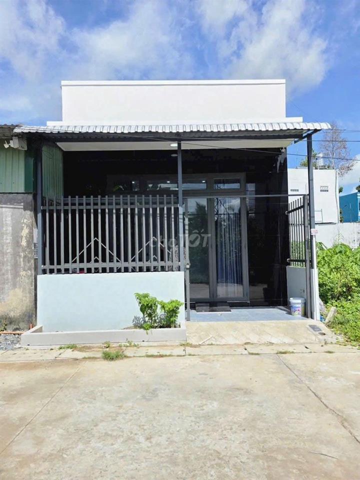 Giảm sâu còn 820tr, 105m2, nhà ngay 1 xẹt Đào Văn Thử, Củ Chi, SHR