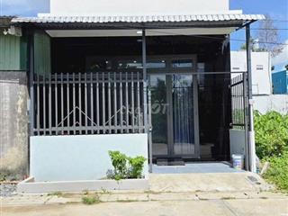 Giảm sâu còn 820tr, 105m2, nhà ngay 1 xẹt Đào Văn Thử, Củ Chi, SHR