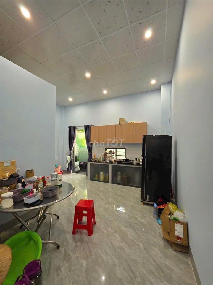 Giảm sâu còn 820tr, 105m2, nhà ngay 1 xẹt Đào Văn Thử, Củ Chi, SHR