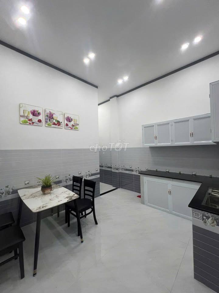 Bán gấp nhà 1 xẹt Lê Thị Sắc, Củ Chi, 120m2, 850tr, SHR